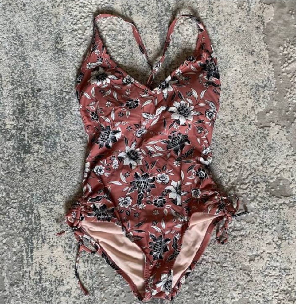 KONA SOL SWIMWEAR